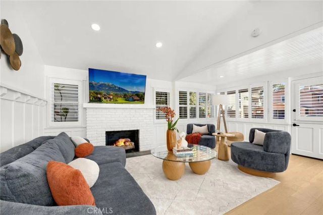 307 Fernando, Newport Beach, CA 92661