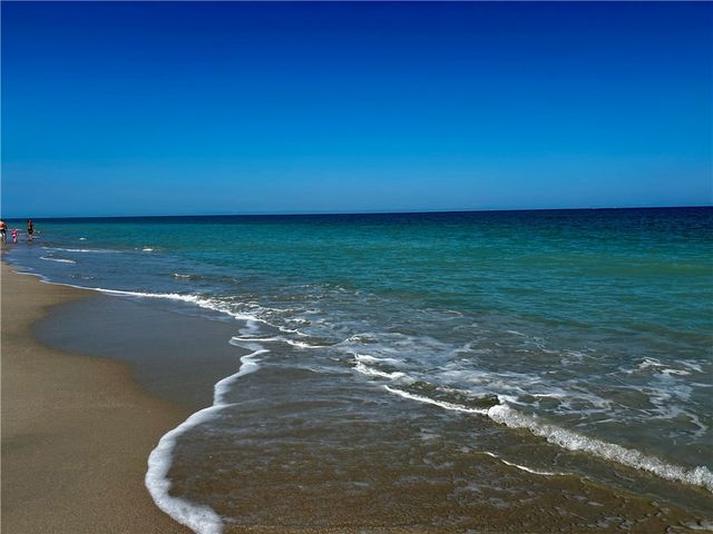 4049 Ocean Drive 501, Vero Beach, FL 32963