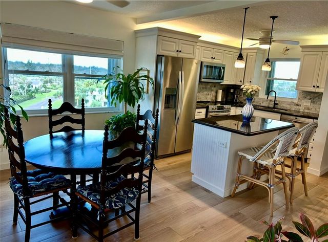 4049 Ocean Drive 501, Vero Beach, FL 32963