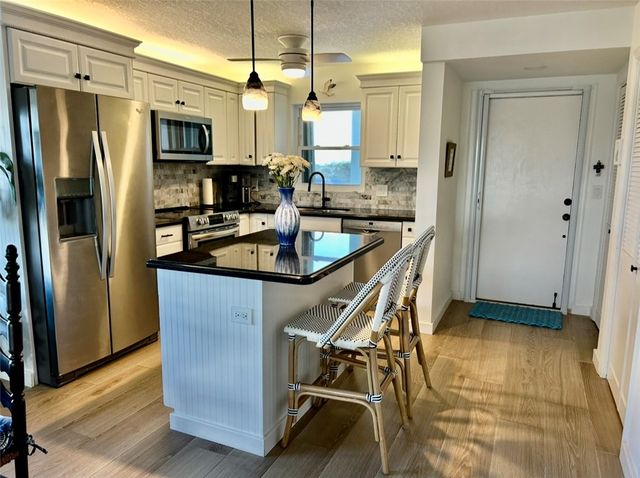 4049 Ocean Drive 501, Vero Beach, FL 32963