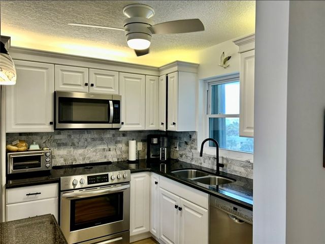 4049 Ocean Drive 501, Vero Beach, FL 32963