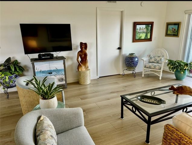 4049 Ocean Drive 501, Vero Beach, FL 32963