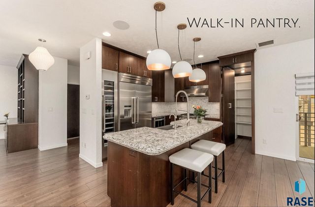 221 E 13th St Street, Sioux Falls, SD 57104