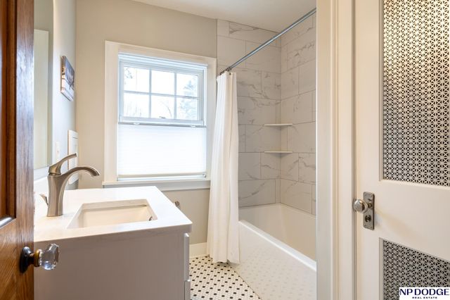 3864 Orchard Street, Lincoln, NE 68503