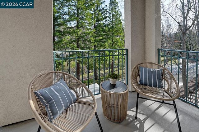 1860 Tice Creek Dr 1306, Walnut Creek, CA 94595