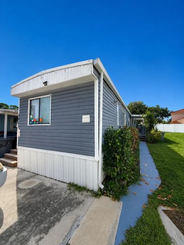 3965 Sheraton Circle, Boynton Beach, FL 33436