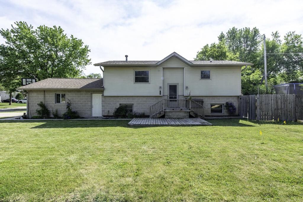 10404 268 AVENUE, Trevor, WI 53179