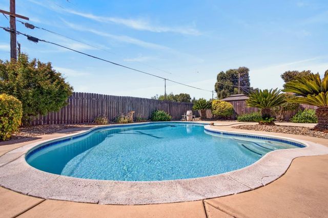 2430 34th Ave, Sacramento, CA 95822