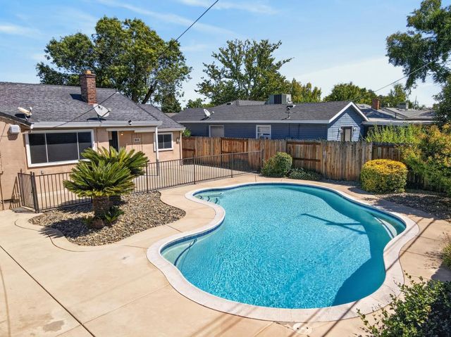 2430 34th Ave, Sacramento, CA 95822