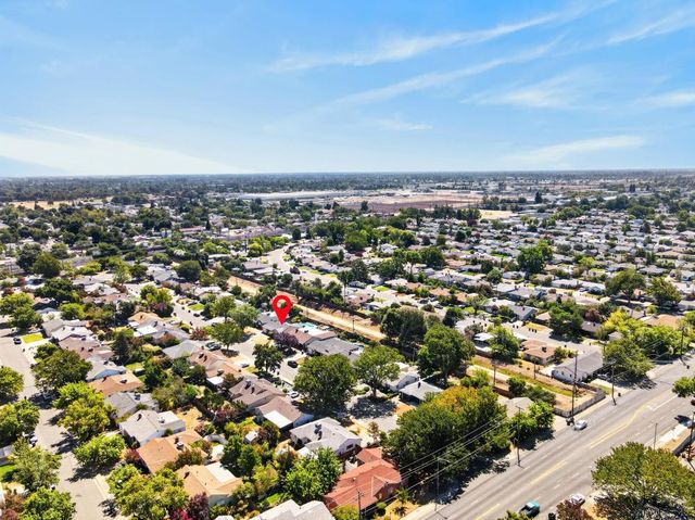 2430 34th Ave, Sacramento, CA 95822