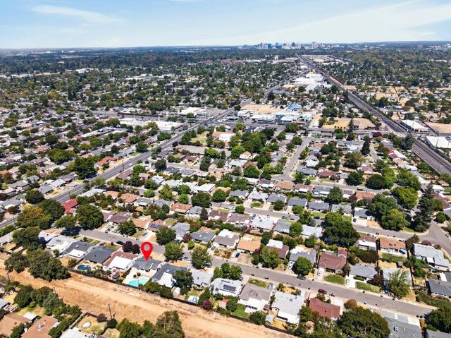 2430 34th Ave, Sacramento, CA 95822