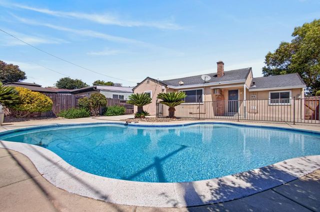 2430 34th Ave, Sacramento, CA 95822
