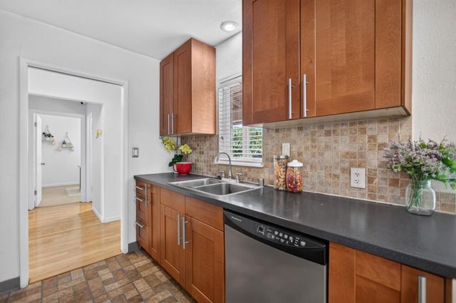2430 34th Ave, Sacramento, CA 95822