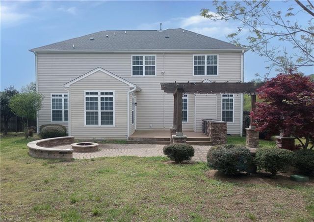 108 N Honey Locust Drive, Thomasville, NC 27360