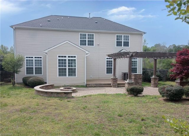 108 N Honey Locust Drive, Thomasville, NC 27360