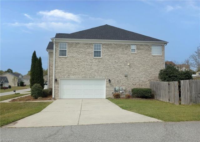 108 N Honey Locust Drive, Thomasville, NC 27360