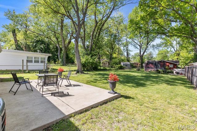 8409 Engler Avenue, St John, MO 63114