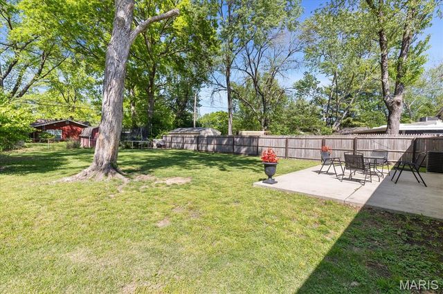 8409 Engler Avenue, St John, MO 63114