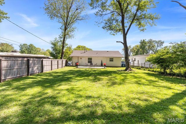 8409 Engler Avenue, St John, MO 63114