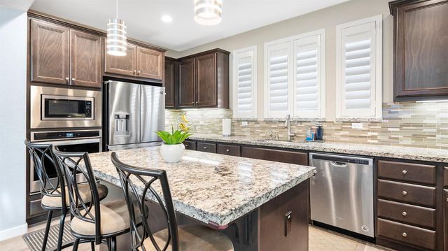 80 E Cortona Ct, Tracy, CA 95391