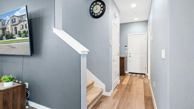 80 E Cortona Ct, Tracy, CA 95391