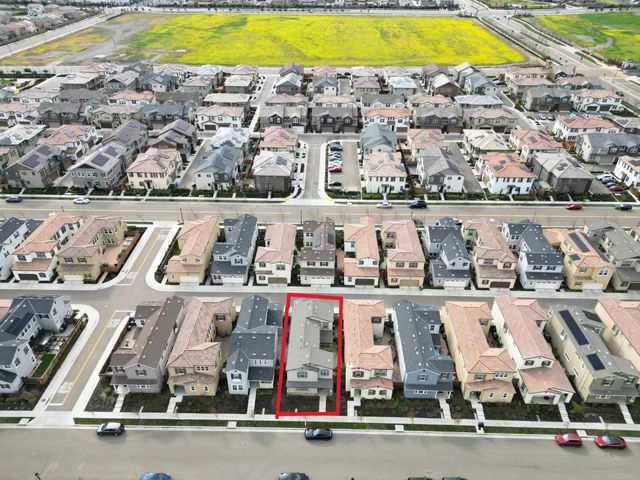 80 E Cortona Ct, Tracy, CA 95391