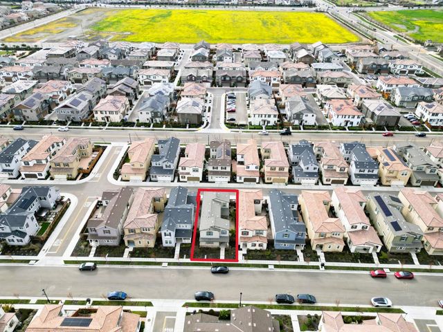 80 E Cortona Ct, Tracy, CA 95391