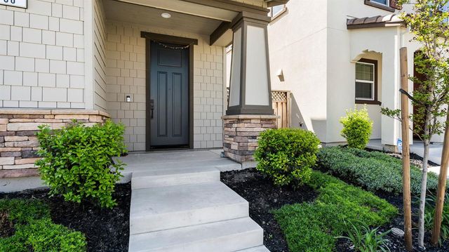 80 E Cortona Ct, Tracy, CA 95391
