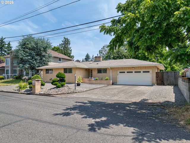 2042 Se 138TH Ave, Portland, OR 97233