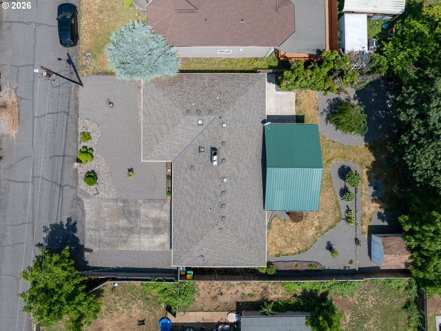2042 Se 138TH Ave, Portland, OR 97233