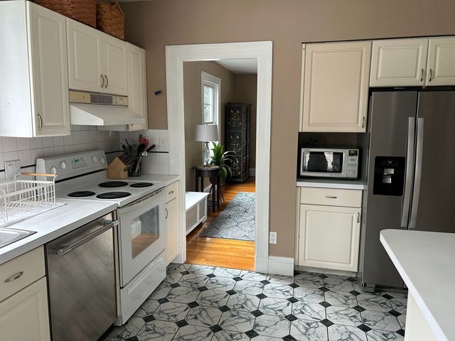 16 Lafayette Place 2, Salem, MA 01970