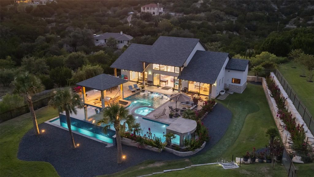 1300 Sparrow LN, Austin, TX 78734