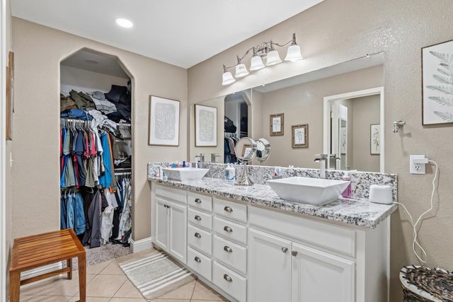 16480 Darlington St, Delhi, CA 95315