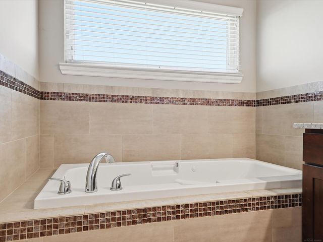 21917 Bellewood Drive, Macomb Twp, MI 48044