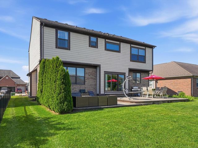 21917 Bellewood Drive, Macomb Twp, MI 48044