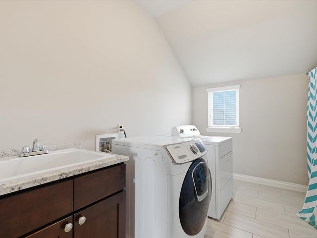 21917 Bellewood Drive, Macomb Twp, MI 48044