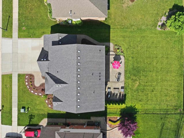 21917 Bellewood Drive, Macomb Twp, MI 48044