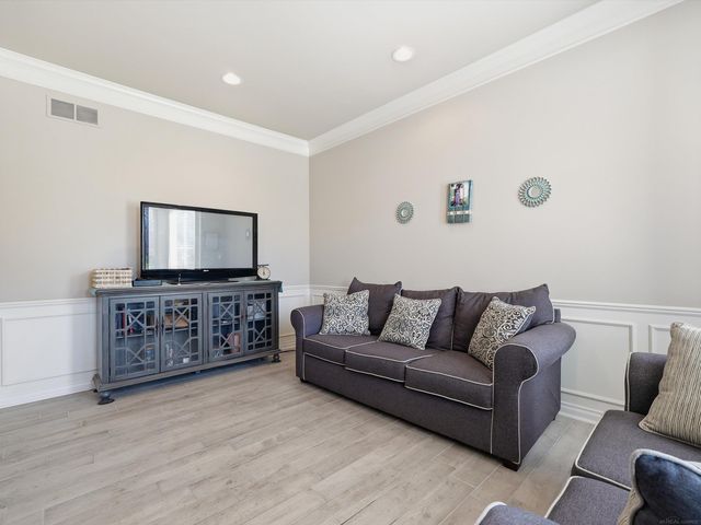 21917 Bellewood Drive, Macomb Twp, MI 48044