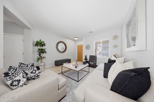 9422 W PALM Lane, Phoenix, AZ 85037