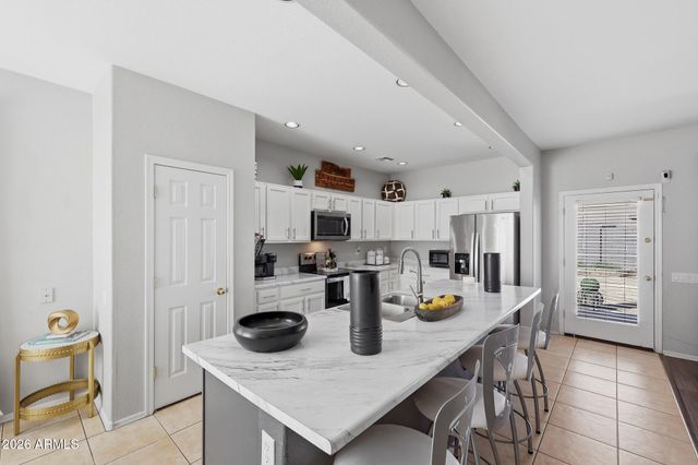 9422 W PALM Lane, Phoenix, AZ 85037