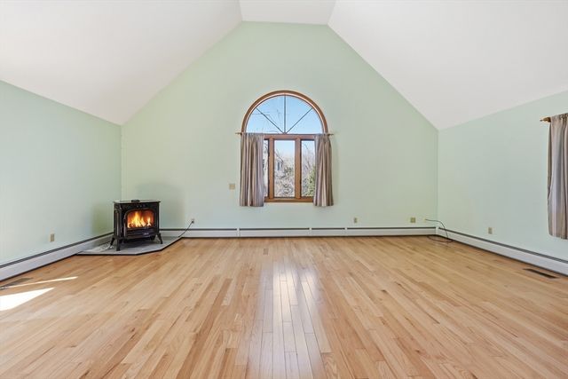 9 Knollwood Dr, Charlton, MA 01507