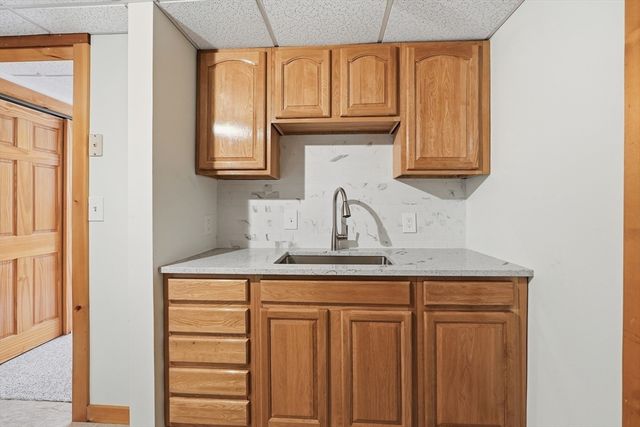 9 Knollwood Dr, Charlton, MA 01507