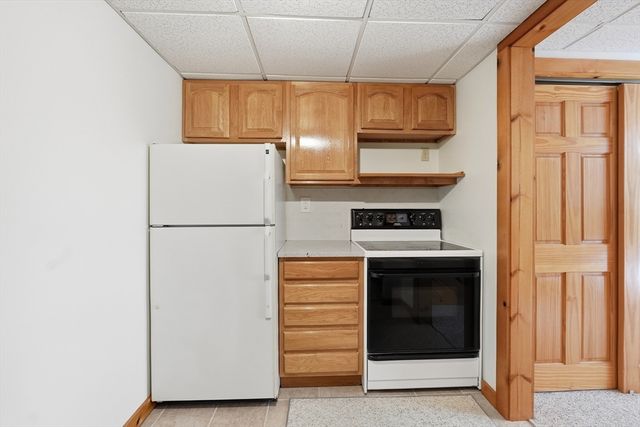 9 Knollwood Dr, Charlton, MA 01507