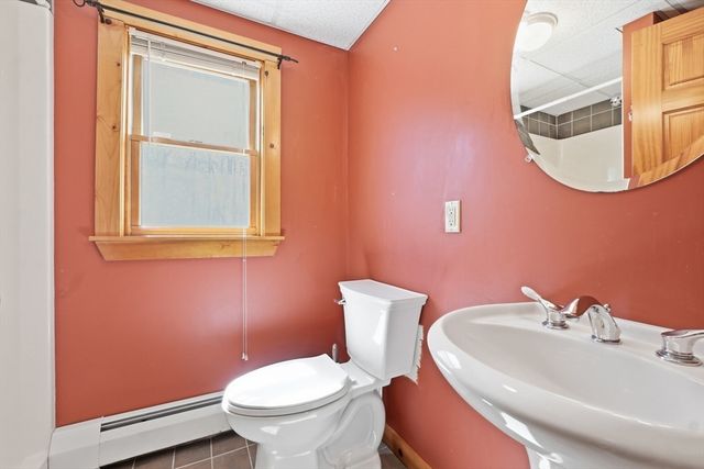 9 Knollwood Dr, Charlton, MA 01507