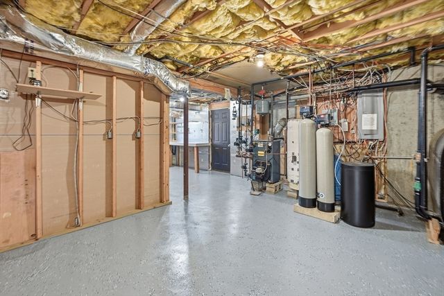 9 Knollwood Dr, Charlton, MA 01507