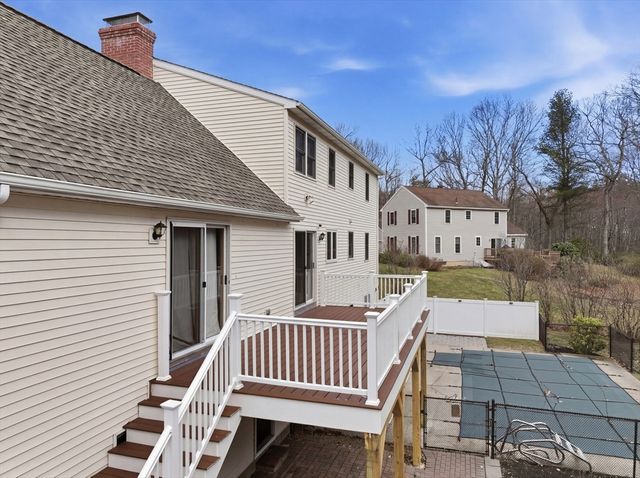 9 Knollwood Dr, Charlton, MA 01507