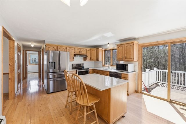 9 Knollwood Dr, Charlton, MA 01507