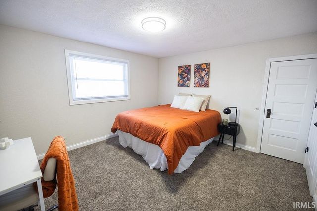 1206 S Madison Street, Muncie, IN 47302