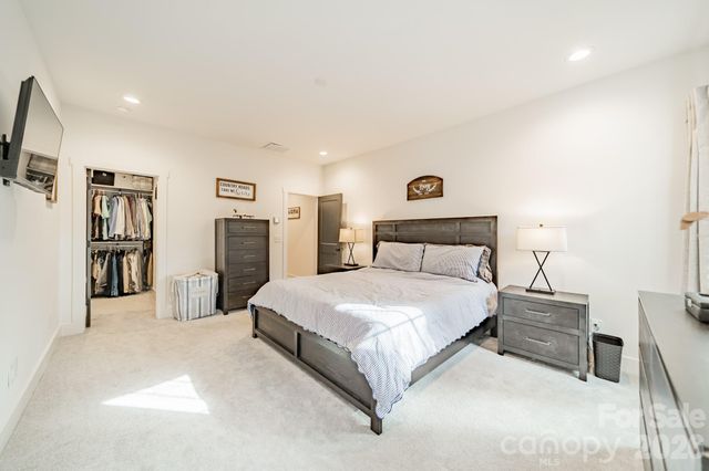 608 Ambassador Street, Charlotte, NC 28208