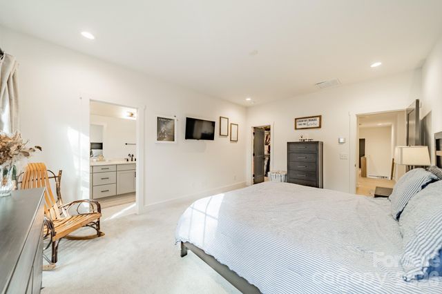 608 Ambassador Street, Charlotte, NC 28208